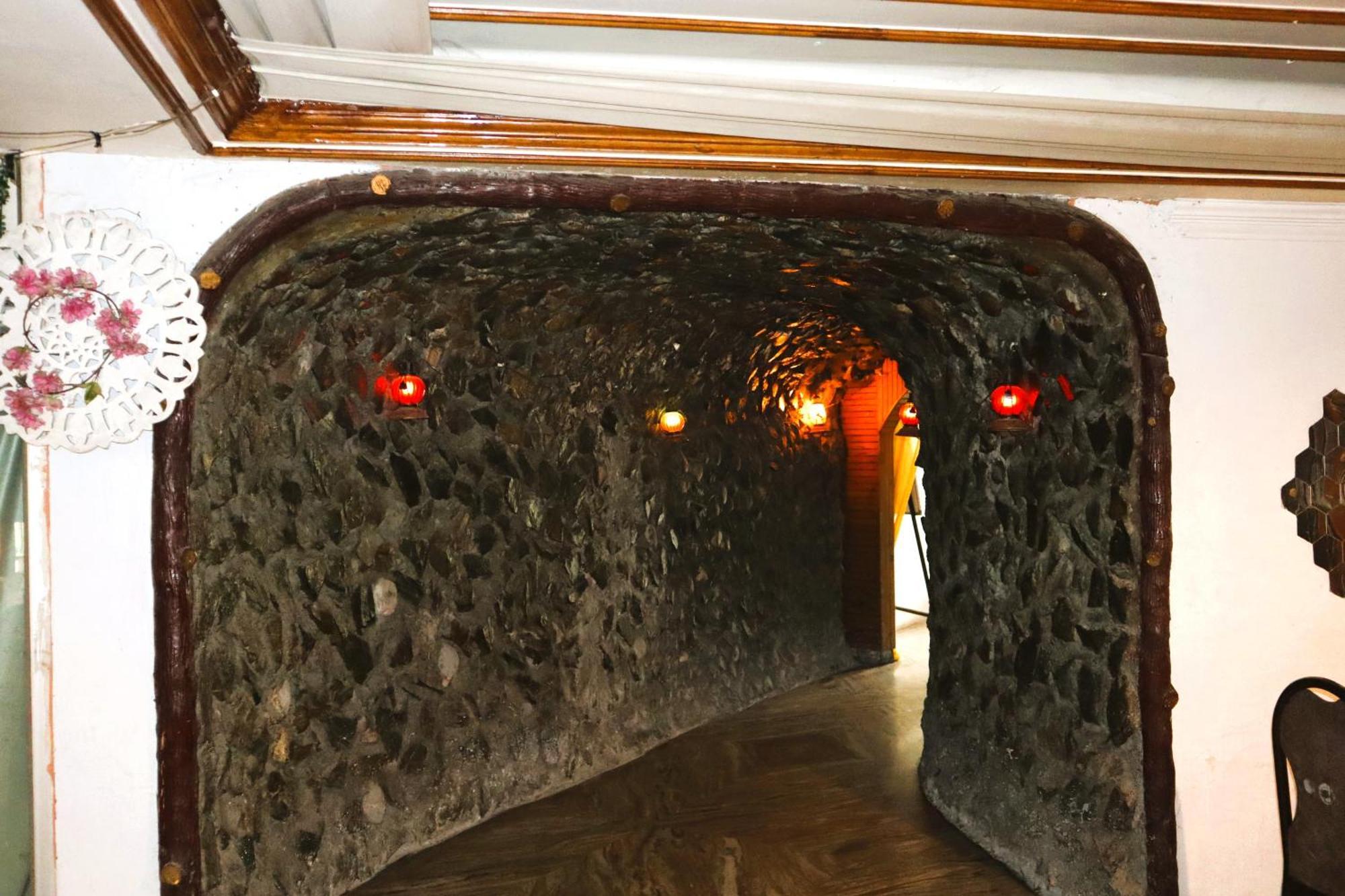 Hotel River Bank Манди Экстерьер фото
